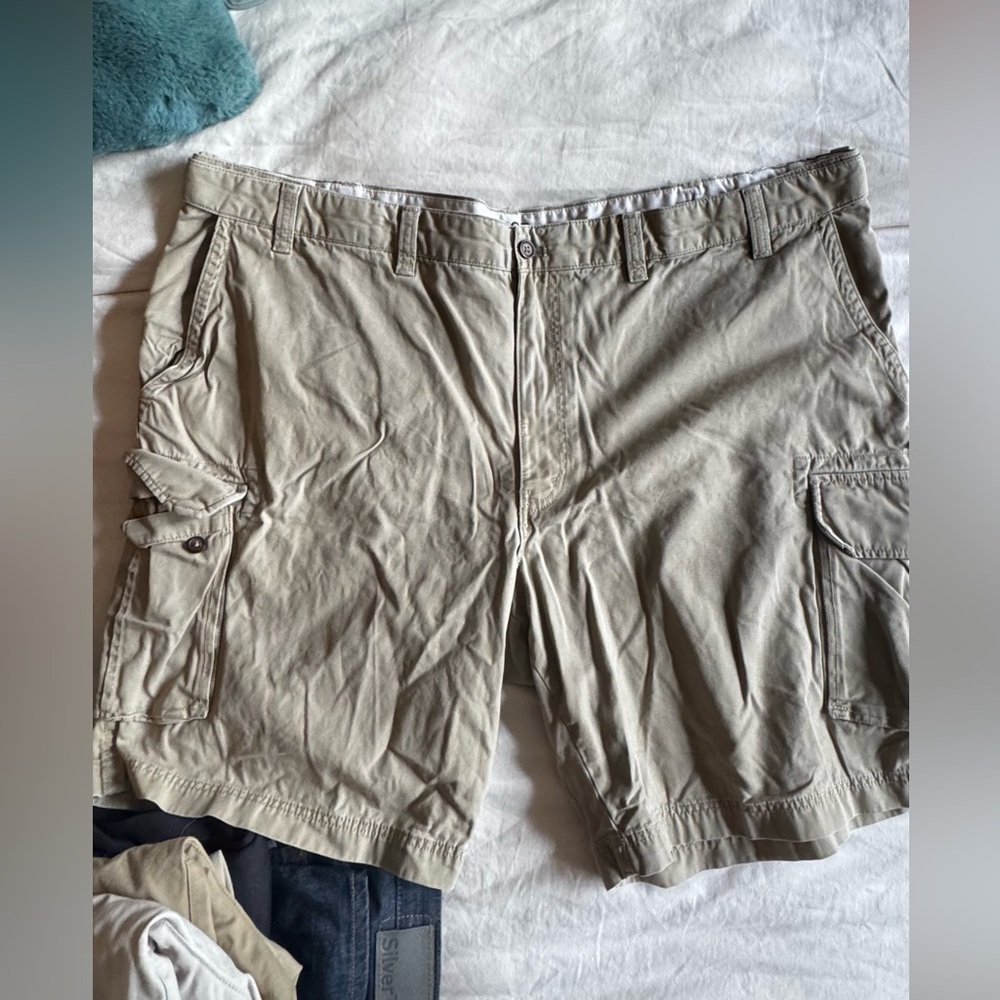 Izod Men's Khaki Cargo Shorts